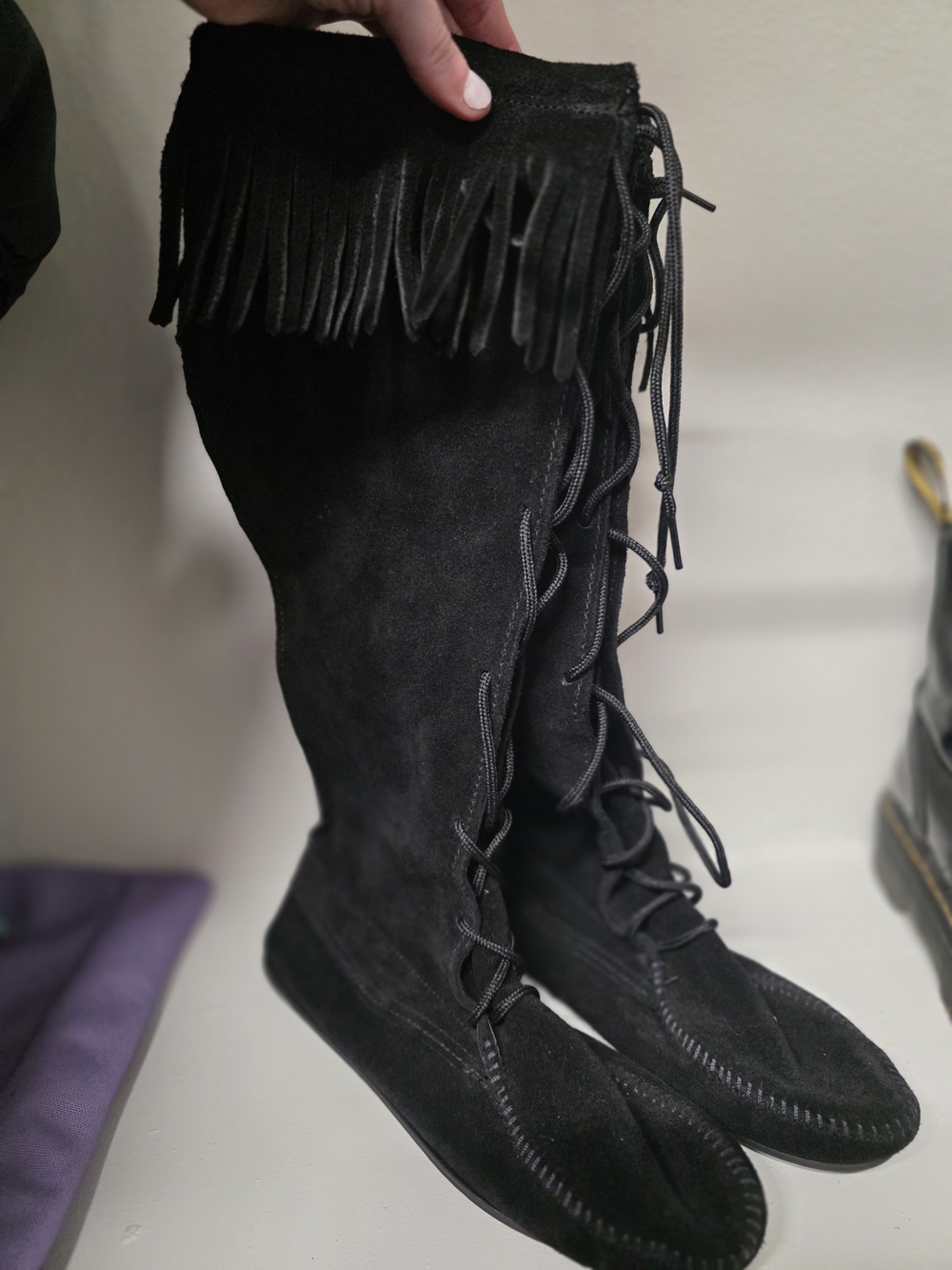 NEVER WORN Minnetonka Black Suede Fringe Lace-Up Knee Boots